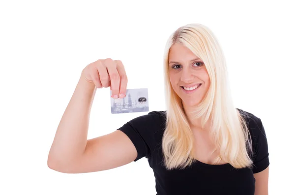 Una giovane donna con carta di credito — Foto Stock