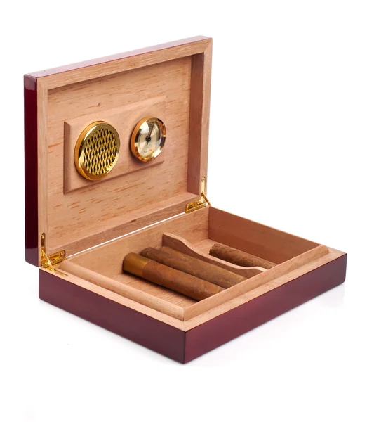 Geöffneter Humidor mit Zigarren auf weißem Hintergrund — Stockfoto