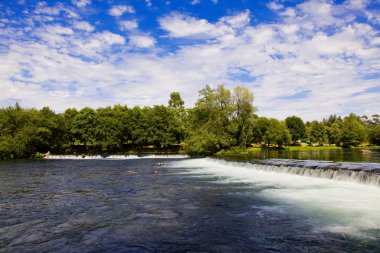 güzel nehir şelale Milli Park, Portekiz