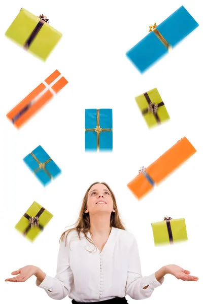 Opgewonden mooie vrouw met vele geschenkdozen — Stockfoto