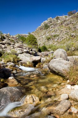 küçük river Mountain Portekizli Milli Park g