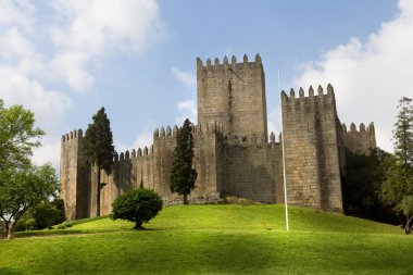 Guimaraes Kalesi ve çevresindeki park, Kuzey Portekiz