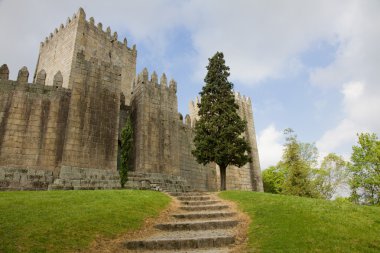 Guimaraes Kalesi ve çevresindeki park, Kuzey Portekiz