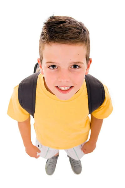 Jonge jongen volledige lichaam met school tas, geïsoleerd op wit — Stockfoto