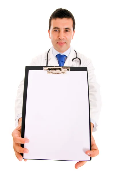 Вид зверху усміхненого молодого лікаря, який тримає білу порожню картку — стокове фото