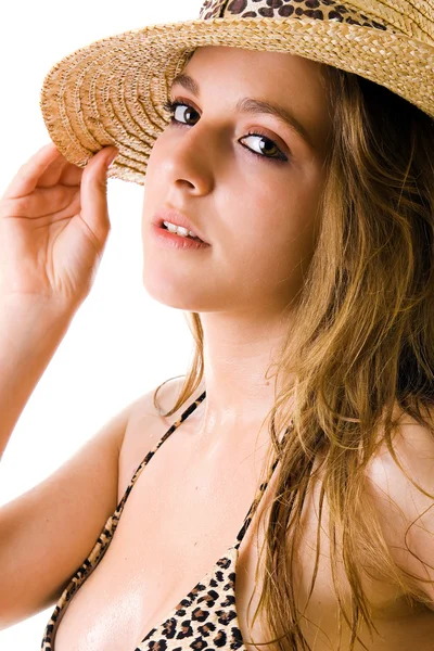 Nahaufnahme einer hübsch gebräunten jungen brünetten Frau im Bikini mit — Stockfoto