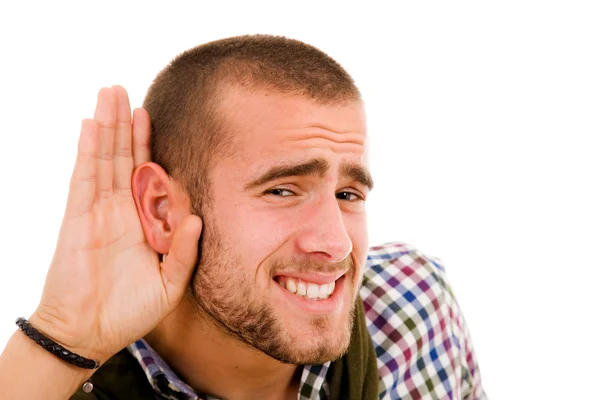 Μεγέθυνση του νεαρός άνδρας ακούει τη συνομιλία, απομονωμένη κατά τη διάρκεια — Φωτογραφία Αρχείου
