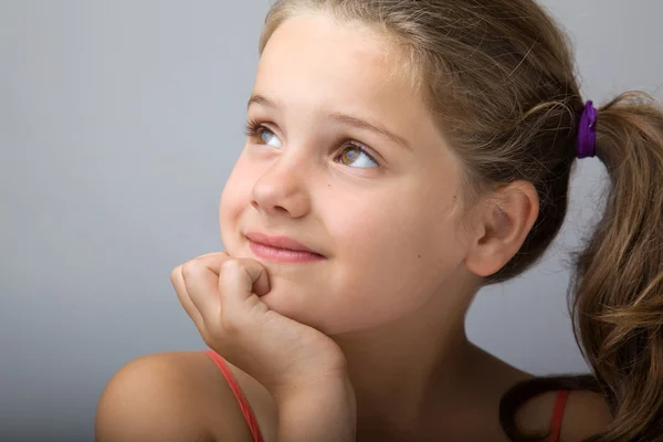 Portrait of a beautiful and adorable litle girl — Stock Photo, Image