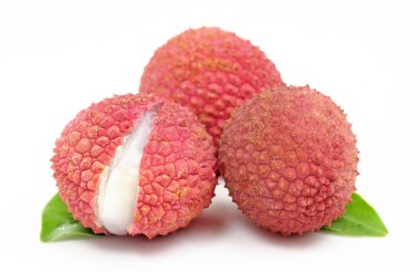 lychees üzerinde beyaz izole