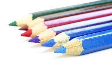 Beyaz arka plan üzerinde renkli pencils.isolated.
