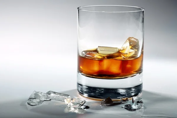 Bardak viski — Stok fotoğraf