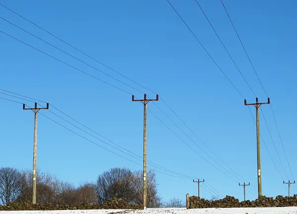 Cables de energía rural —  Fotos de Stock