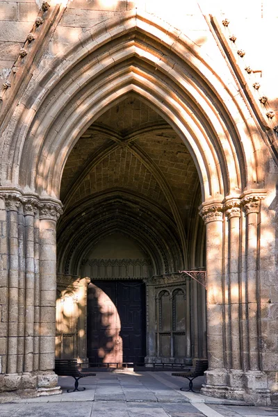 Innenraum einer Kathedrale — Stockfoto