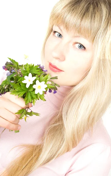 Bella ragazza con un bouquet — Foto Stock