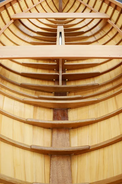 Красивий дерев'яний човен будується Стокове Зображення