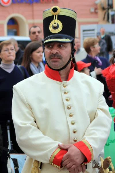 Солдат на традиционном параде из Брашова — стоковое фото