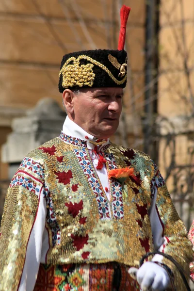 Porträtt av röda juni på juneas parade från brasov — Stockfoto