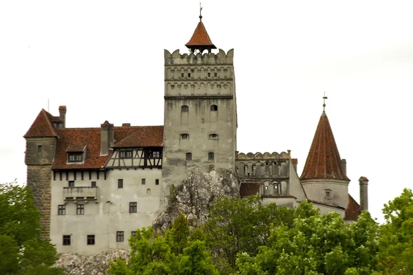 Cena do dia com o castelo de Bran da Transilvânia — Fotografia de Stock