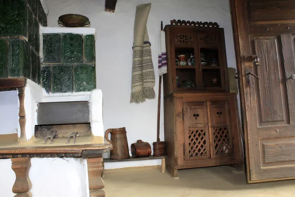 Печь комната из светского дома из Трансильвании — стоковое фото