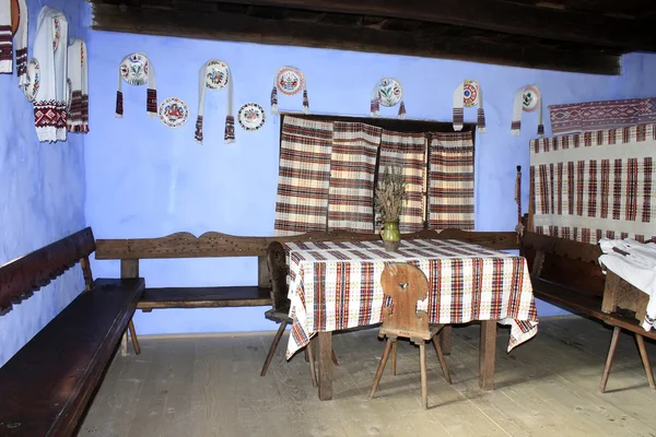 Intérieur de la maison préservée de Transylvanie — Photo