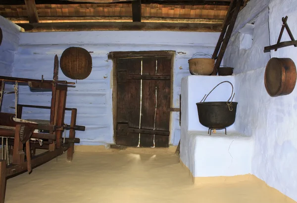Camera forno decorato della casa rurale dalla Transilvania — Foto Stock