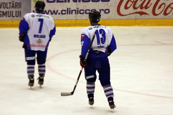Miercurea-ciuc hockeyspelare på isen — Stockfoto