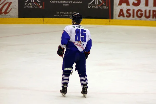 Jugador de hockey con 85 números en camiseta — Foto de Stock