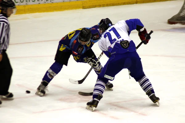 Juego entre Brasov y Miercurea-Ciuc en el Estadio Olímpico de Brasov — Foto de Stock