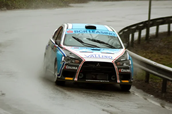 Día lluvioso en el campeonato de rally de Brasov — Foto de Stock