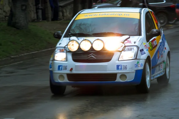 Día lluvioso en el campeonato de rally de Brasov — Foto de Stock
