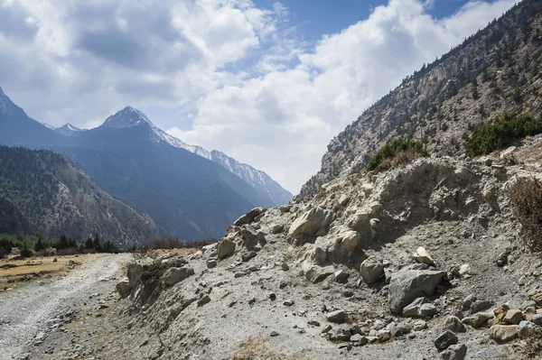 ヒマラヤ山脈の道 — ストック写真