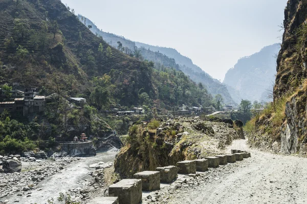 在喜马拉雅山的窄路 — 图库照片