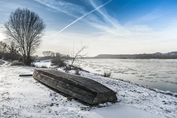Kış süresince kazimierz dolny yılında Vistula Nehri — Stok fotoğraf