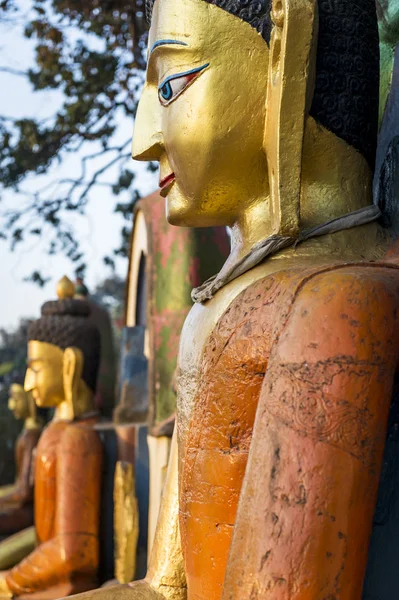 Närbild av buddhas vid templet swayambhunath — Stockfoto