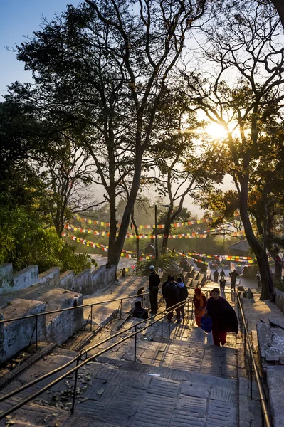 Salida del sol sobre el templo Swayambhunath en Katmandú, Nepal —  Fotos de Stock