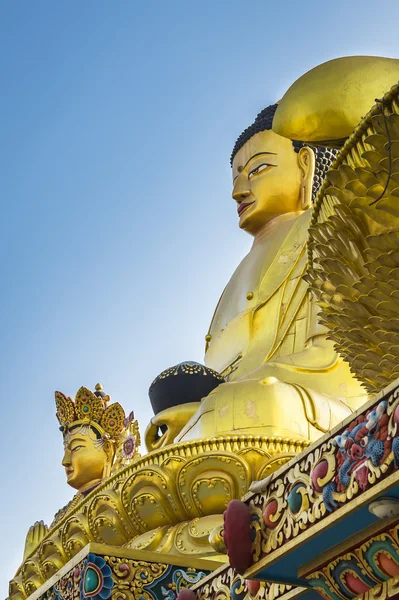 Pomnik w świątynię swayambhunath. — Zdjęcie stockowe