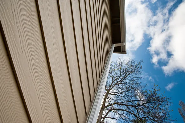 Downspout and siding — Stock Photo, Image