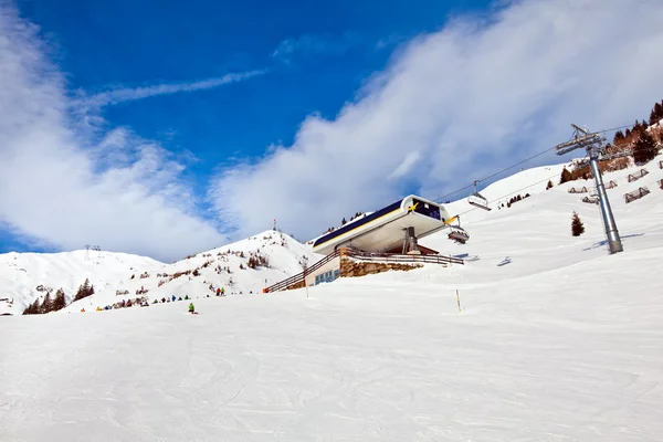 Mayrhofen，奥地利的滑雪缆车 — 图库照片