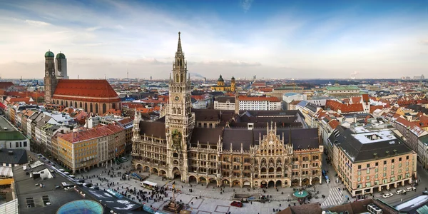 慕尼黑市的全景视图 免版税图库图片