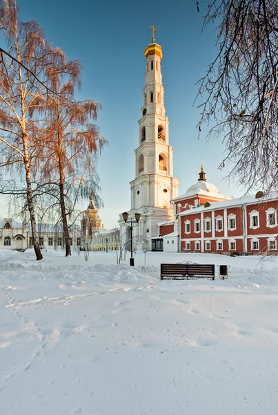 Русская христианская церковь зимой, Москва, Россия — стоковое фото