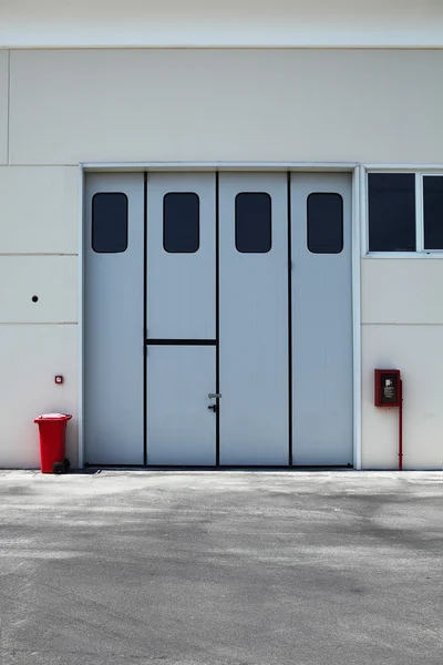 Endüstriyel kapı — Stok fotoğraf