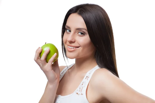 Krásná usměvavá žena s zelené jablko — Stock fotografie