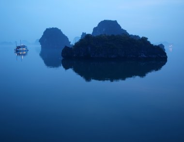 ünlü ha Vietnam'daki bay uzun.