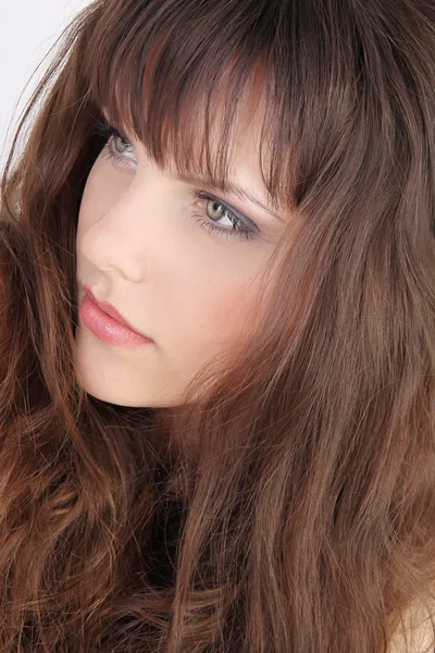 Menina bonita com o cabelo para baixo — Fotografia de Stock