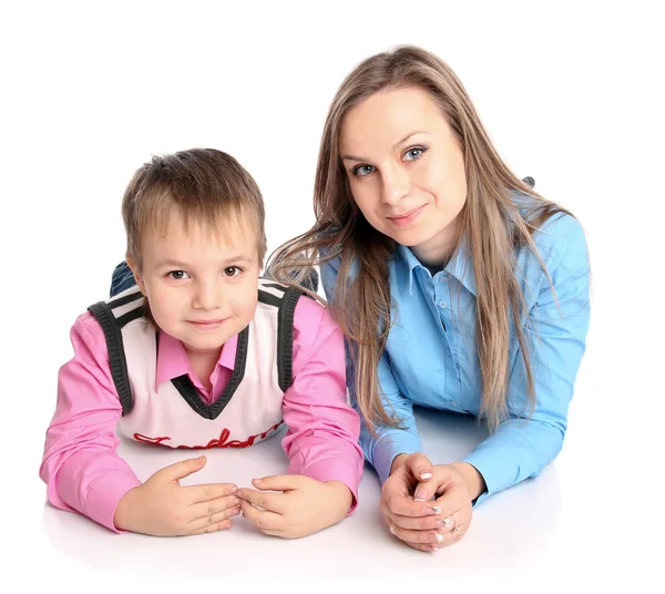 Mutter und Sohn liegen auf dem Boden — Stockfoto