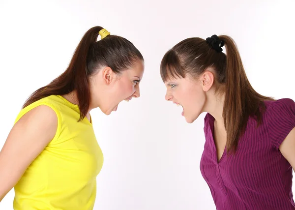 Two girls shouting at each other — Stock Photo, Image
