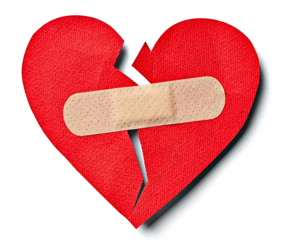 Relação de amor coração partido e bandagem de gesso — Fotografia de Stock