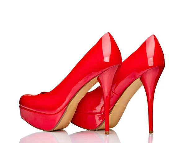 Czerwone buty na wysokim obcasie — Zdjęcie stockowe