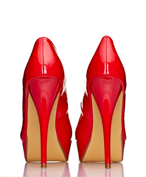 Chaussures à talons hauts rouges — Photo