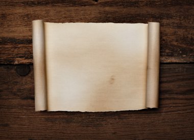 ahşap kıvrılmış kaydırma not kağıdına buruşuk